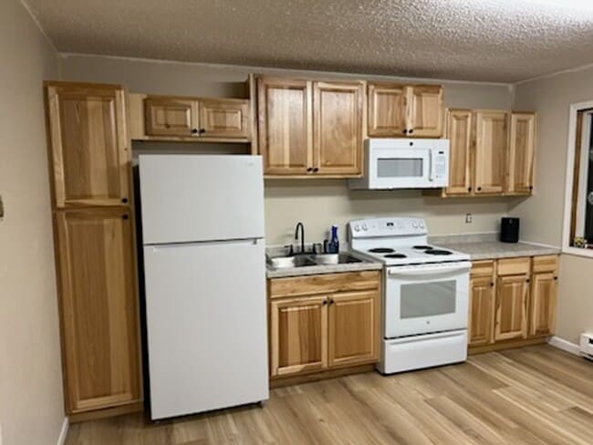 Foto del edificio - 5408/5410 Helen Ct