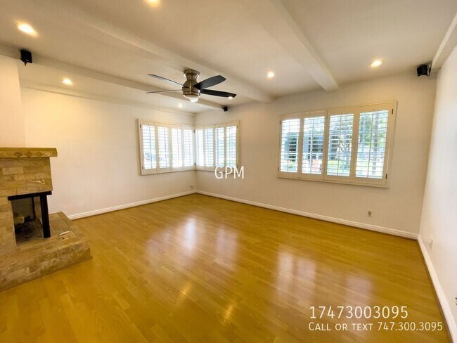 Foto del edificio - 3443 Burritt Way