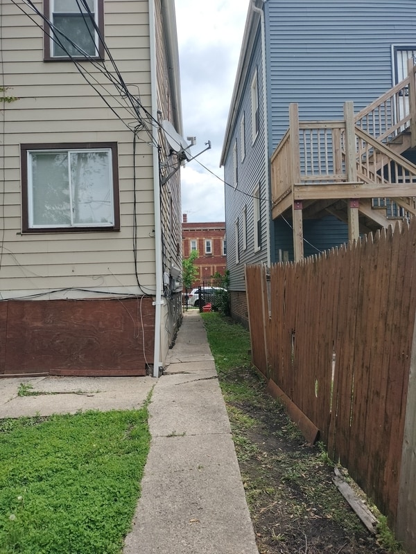 Building Photo - 8320 S Muskegon Ave