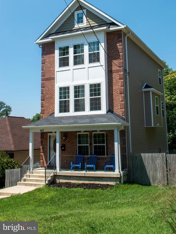 Foto del edificio - 422 60th St NE