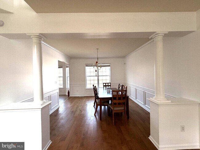 Building Photo - 101 Goldenrod Ln