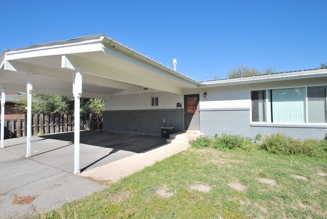 Building Photo - 1379 Juniper Dr