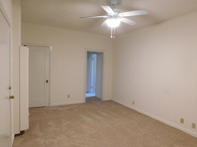 Building Photo - 461 W Colorado St
