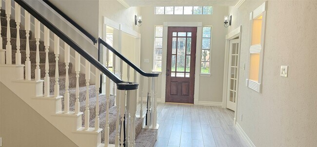 Foto del edificio - 930 Caswell Ct