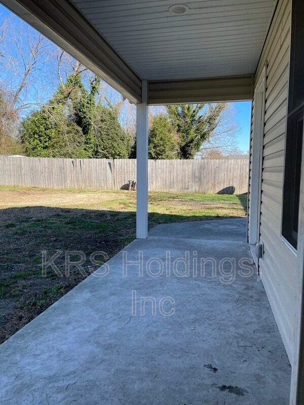 Foto del edificio - 4972 Clover St