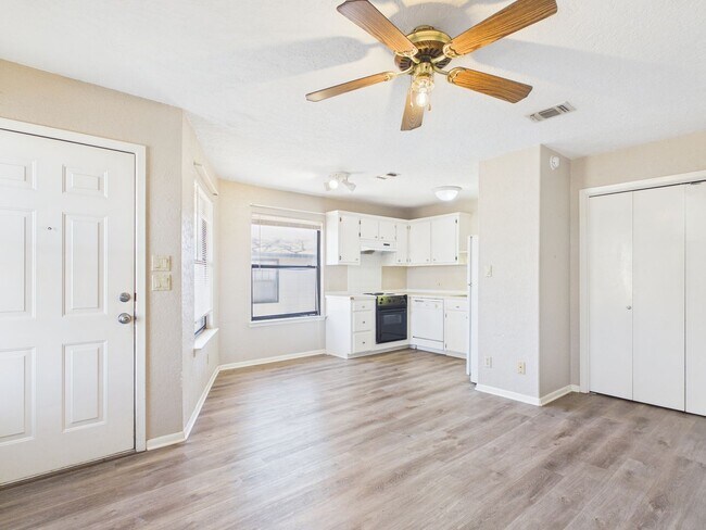 Foto del edificio - 293 Billie Dr