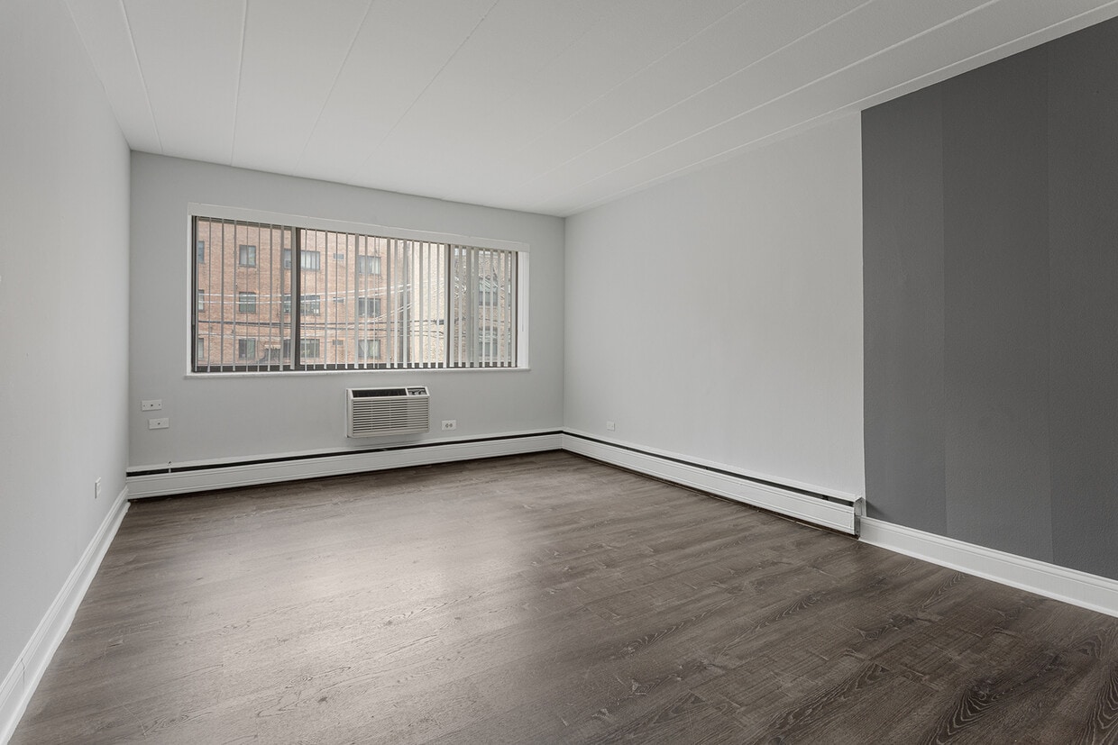 Foto principal - 6012 N Kenmore Ave