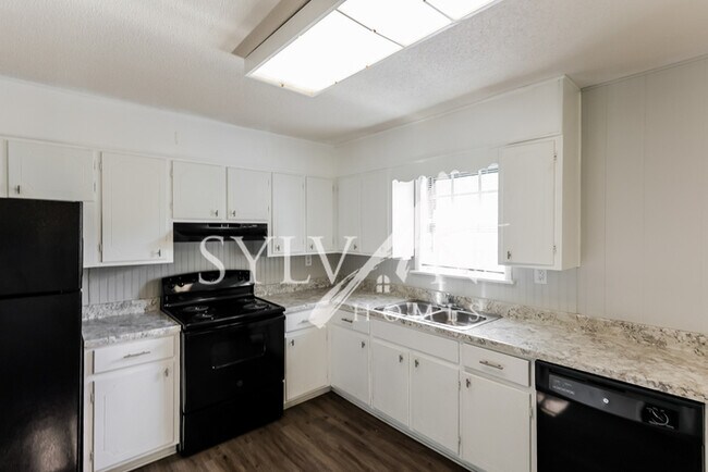 Foto del edificio - Lovely 3BR, 2BA Brick Rancher