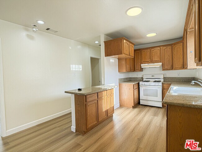 Building Photo - 1555 W 204th St