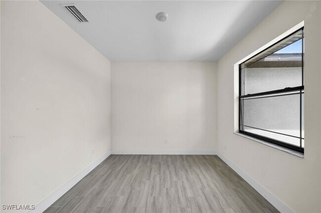Foto del edificio - 606 Lincoln Blvd