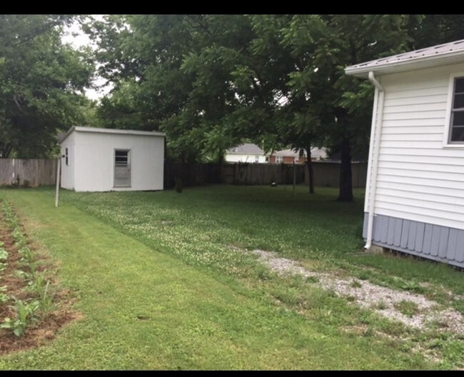 Building Photo - 424 Gayle Way