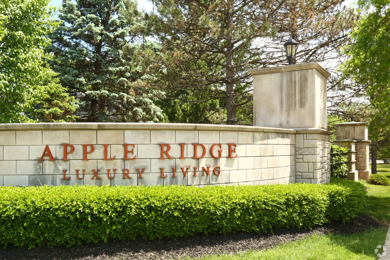 Apple Ridge Apartments Livonia