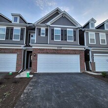 Building Photo - 2227 Horseshoe Cir