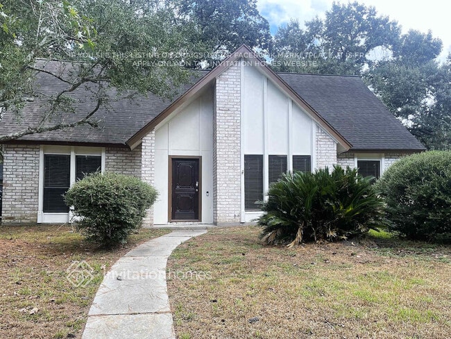 Building Photo - 4018 Pecan Knoll Dr