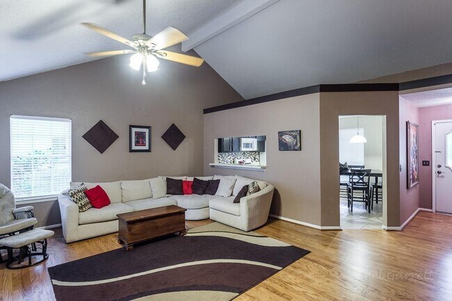 Foto del edificio - 21414 Park Orchard Dr