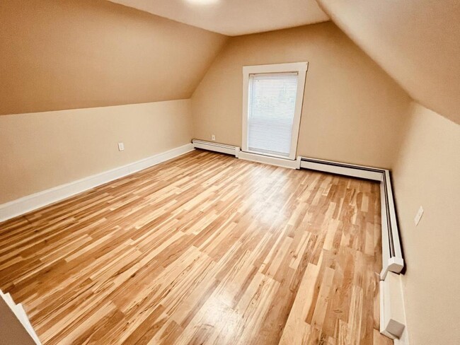Building Photo - 29 Webster St. Apt. 3