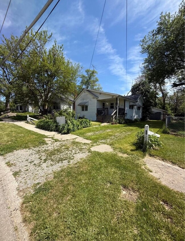 Building Photo - 1522 Cronk Ave