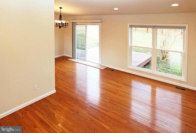 Building Photo - 730 Gentle Breeze Ct