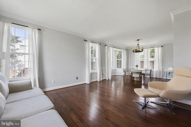 Building Photo - 608 Talmadge Ct SE