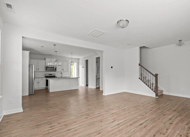 Photo - 2821 Shamrock Dr House