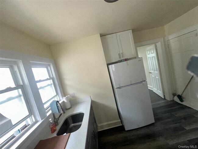 Foto del edificio - 14 Van Cott Ave