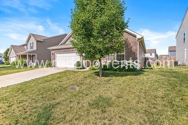 Building Photo - Stylish Ranch Living Near Winding Ridge Go...