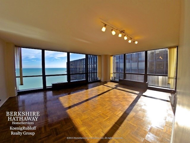 Building Photo - 910 N Lake Shore Dr