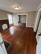 Building Photo - 901 Moss St