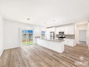 Building Photo - 1251 12th St