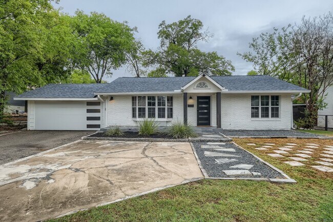 Building Photo - 433 Rittiman Rd