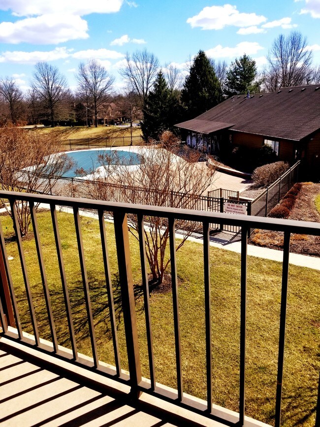 Building Photo - 4 Fairway Ct