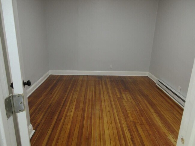 Foto del edificio - 949 E 213th St
