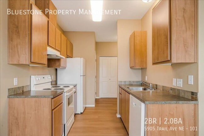 Foto del edificio - 5905 Trail Ave NE