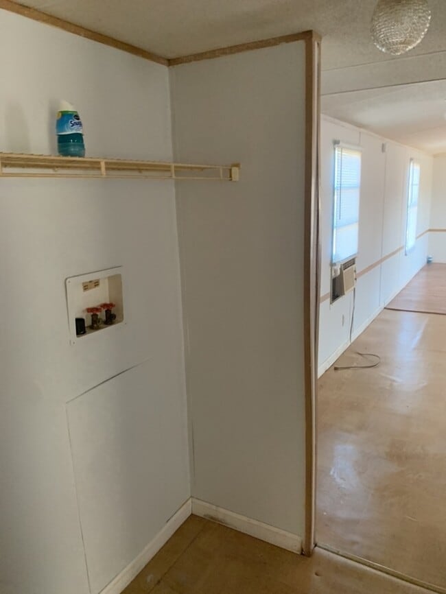 Building Photo - Laurens Mobile Home for Rent