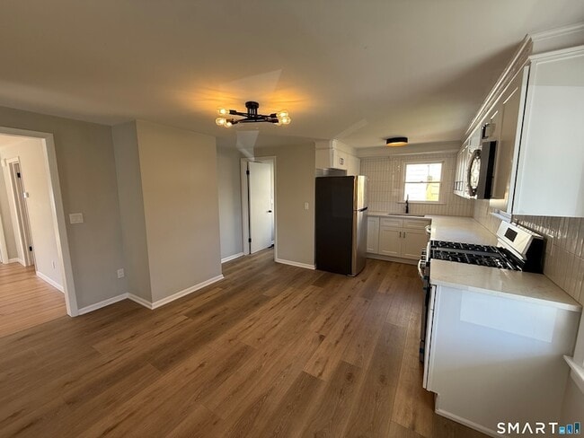 Photo - 3 Edgewood St Apartment