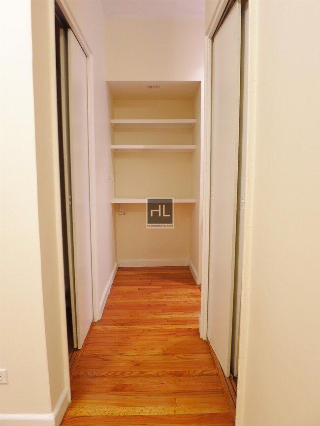 Foto del edificio - 535 E 78th St