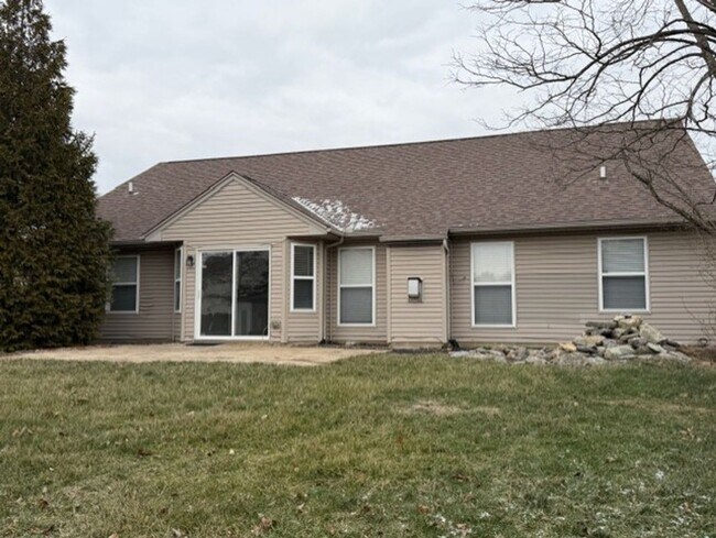 Building Photo - 3 Bed 1 Bathroom Single Family Home Available in Miamisburg*