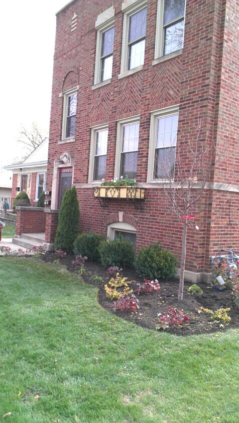 Primary Photo - 10317 Elizabeth St