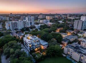 Building Photo - 641 NW 2nd St