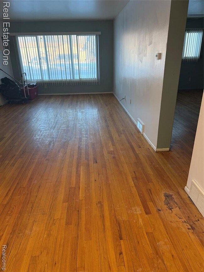 Foto del edificio - 25835 Lahser Rd