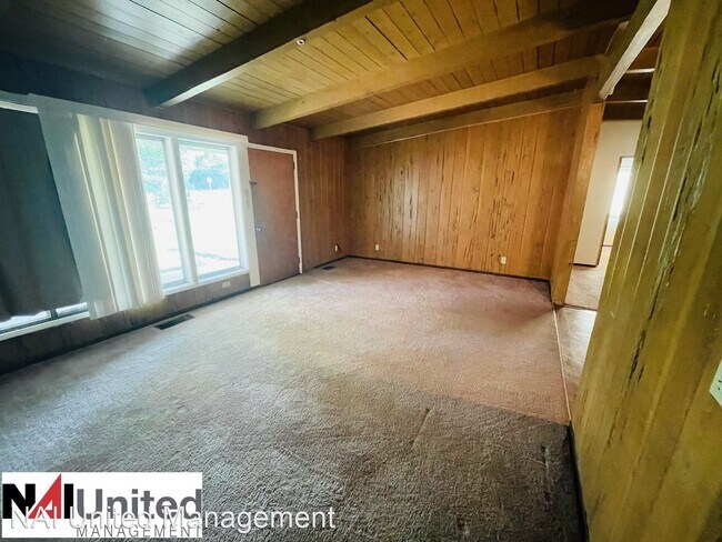 Foto del edificio - 2 br, 1 bath House - 6121 MacArthur