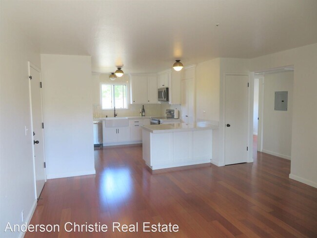 Building Photo - 2 br, 1 bath House - 308 River Street C15