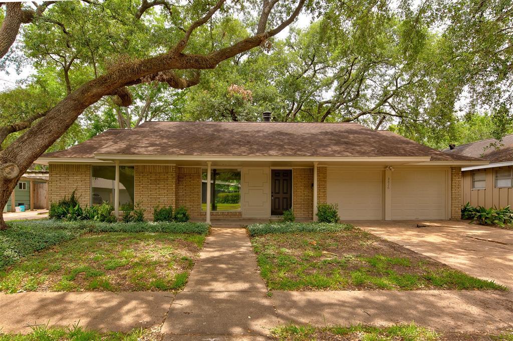 Foto principal - 8826 Robindell Dr