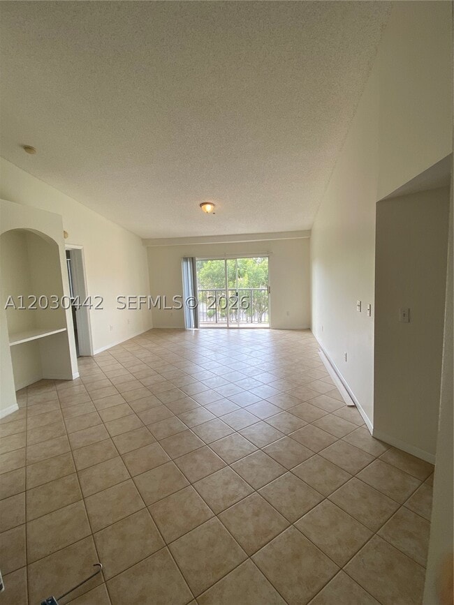Building Photo - 310 Crestwood Ct N