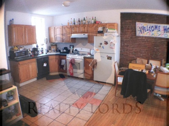Photo - 526 Harvard St Apartment