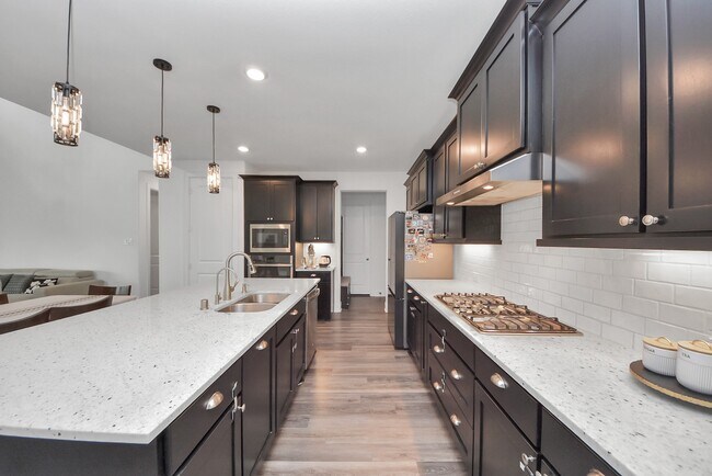 Foto del edificio - 10018 Knollwood Ln