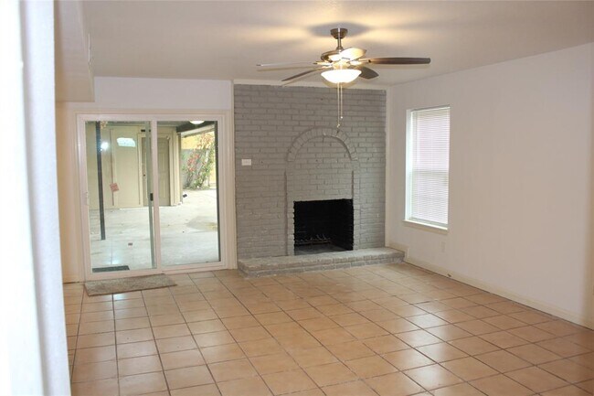 Building Photo - 10028 Glenrio Ln