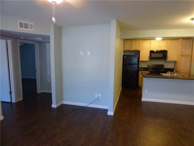Building Photo - 4533 Avenue A