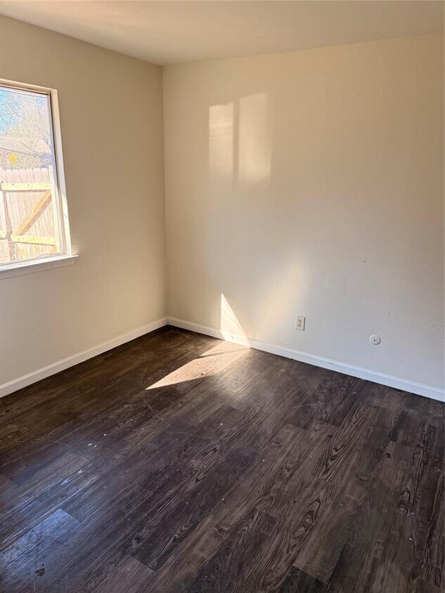Building Photo - 10401 Little Pebble Dr