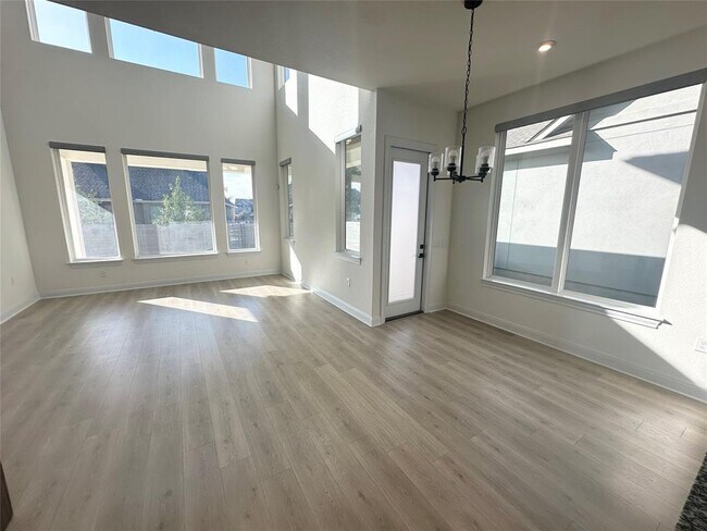 Building Photo - 1217 Silver Dollar Trail